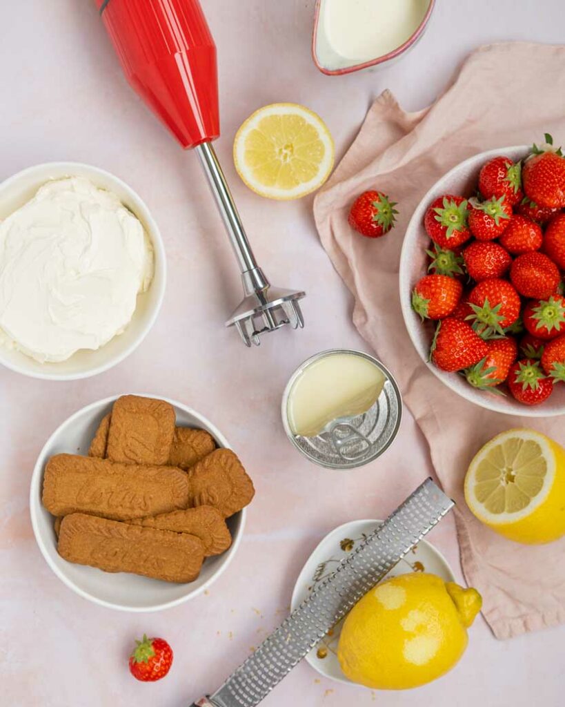 cheesecake ijs met aardbeien